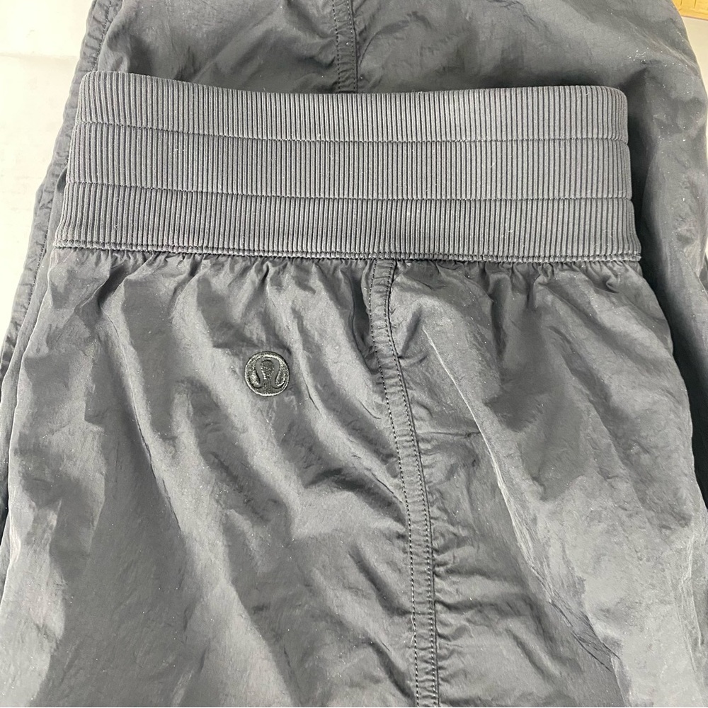 Lululemon Black Cropped Zip Hem Jogger Pants – Size 8 - Picture 7 of 7